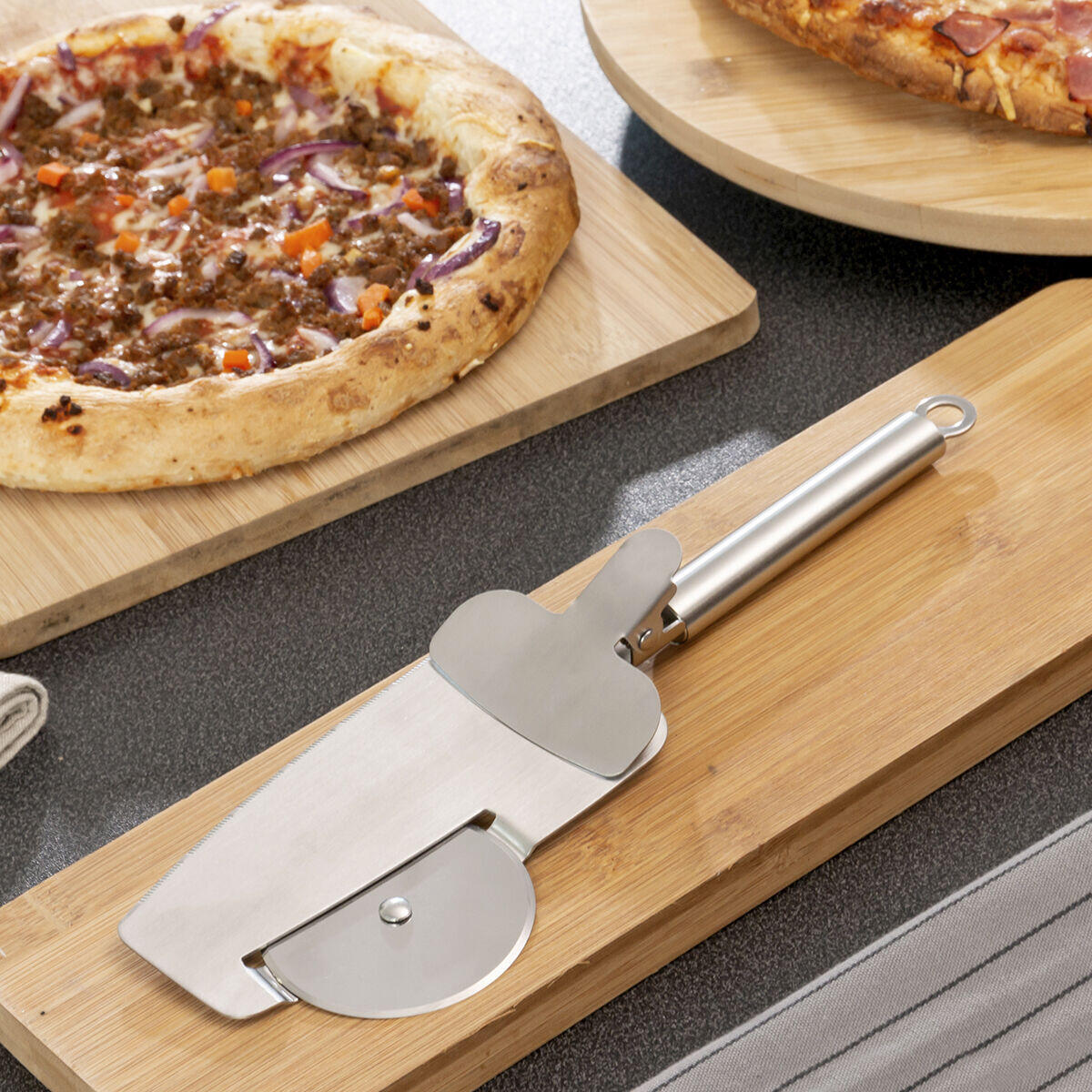 Corta, sujeta, sirve y disfruta tu pizza