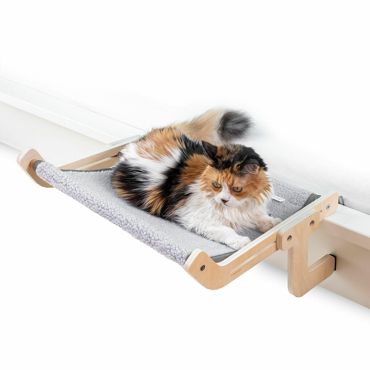 La hamaca colgante perfecta: cómoda, segura y adaptable para el descanso y juego de tu gato