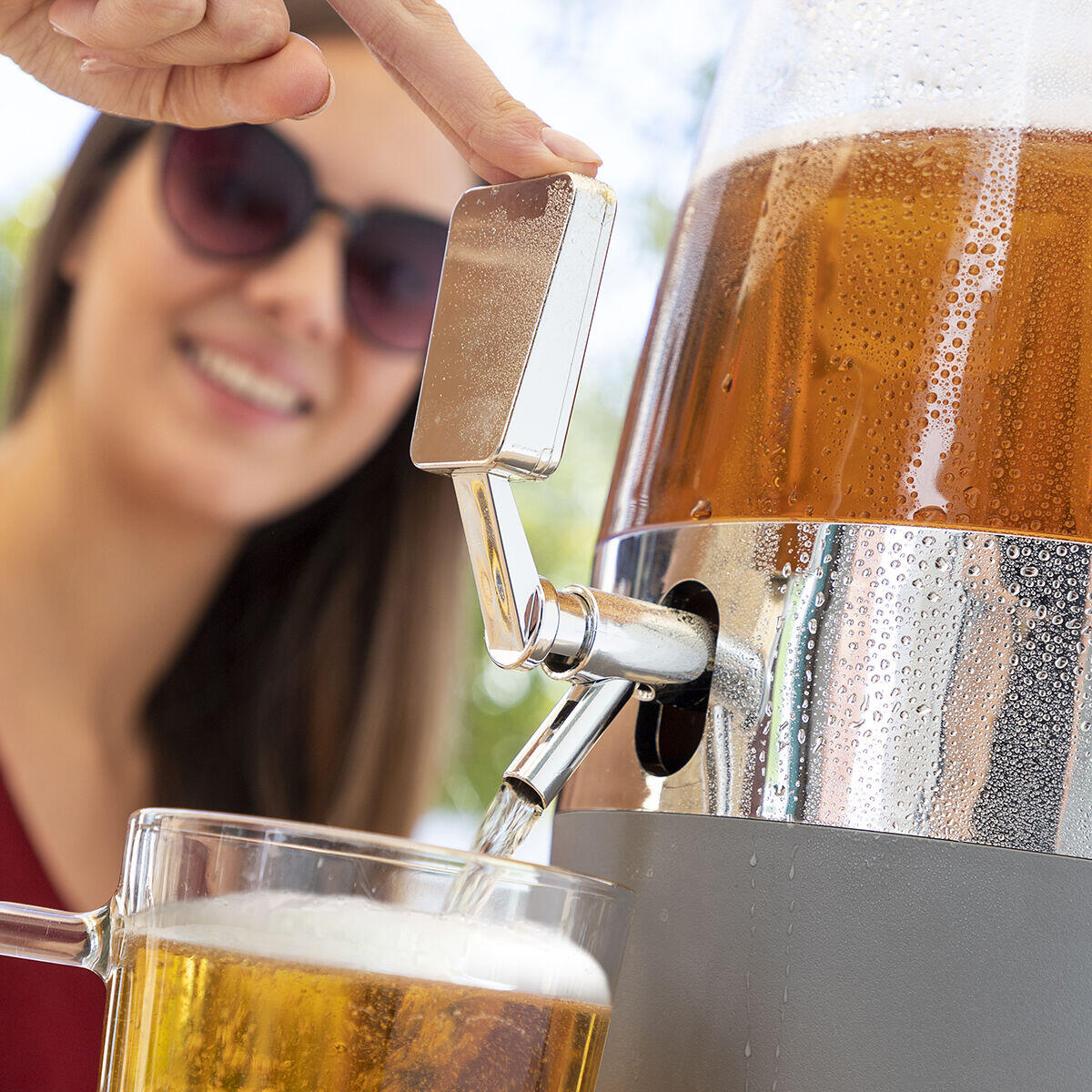 Sirve bebidas frías rápido, sin diluir ni derramar