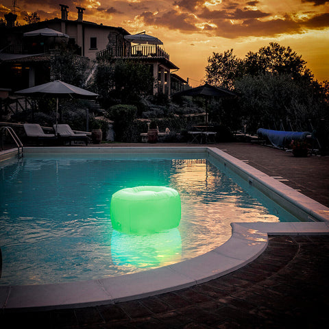 Asiento hinchable LED para relajarte y crear ambiente, dentro y fuera del agua