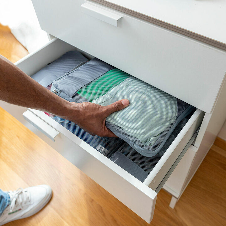 Optimiza tu maleta con bolsas que ahorran espacio